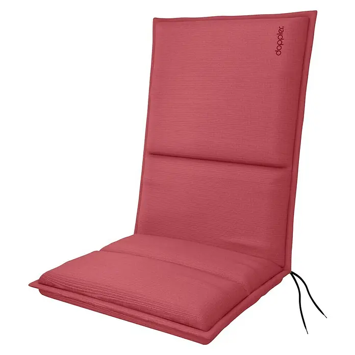 Doppler Sitzauflage Midi City - Pink, L x B x H: 110 x 48 x 6 cm, Polyester - Nahaufnahme eines gepolsterten, rosafarbenen Gartenstuhl-Kissens mit dem Aufdruck "Doppler" auf schwarzem Hintergrund.