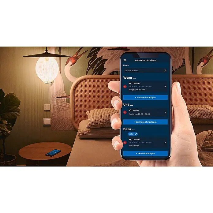 Bosch Smart Home Dimmer - Unterputz, 230 V, Smarte Steuerung: Bosch Smart Home App - Intelligente Steuerung: Ein Smartphone zeigt eine Automatisierungs-App zur Steuerung eines Dimmers in einem Schlafzimmer an.