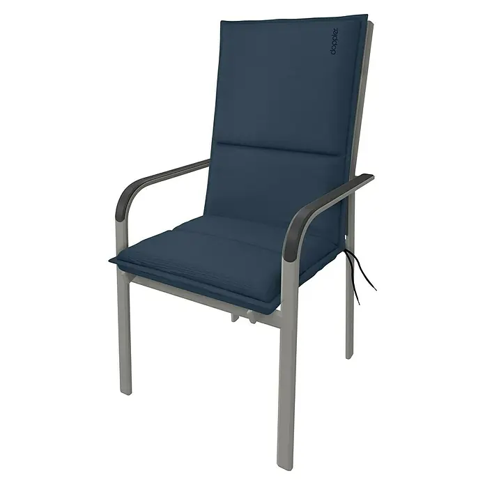 Doppler Sitzauflage Midi City - Dunkelblau, L x B x H: 110 x 48 x 6 cm, Polyester - Dieser Stuhl mit marineblauem Kissen ist ideal für Entspannung im Freien. Seine robuste Bauweise und das bequeme Kissen bieten Komfort und Stil.