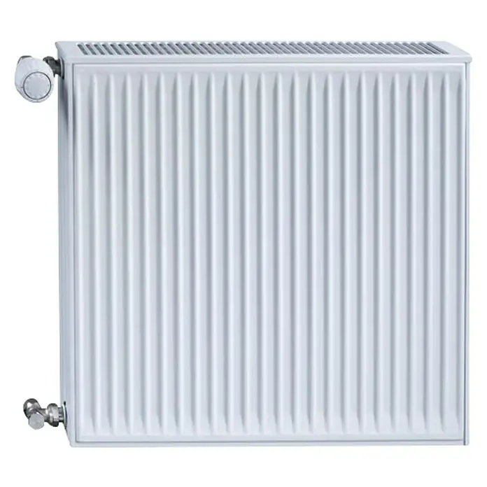 Austauschheizkörper - B x H: 1.000 x 550 mm, Wärmeleistung bei Vorlauftemperatur von 75 °C (D: 50): 1.261 W, Typ Heizkörper: 21 - Nahaufnahme eines weißen Heizkörpers mit Thermostat und Ventilen. Eine effiziente Heizlösung für Ihr Zuhause.