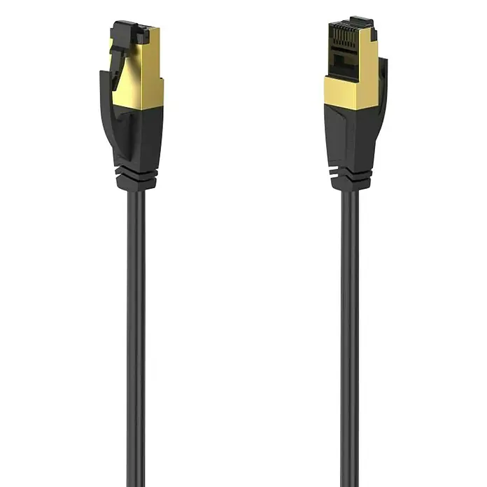 Hama Netzwerk-Kabel - CAT8, Länge: 0,5 m, Schwarz, RJ45-Stecker, Bis zu 40 Gbit/s - Das Bild zeigt ein schwarzes Ethernet-Kabel mit goldenen Anschlüssen an beiden Enden, das für Netzwerkverbindungen verwendet wird.