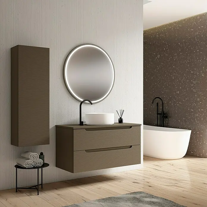 Armario colgante de baño Urban - 35 x 25 x 110 cm, Nut - Interior de baño moderno con mueble de lavabo, armario con espejo y espejo redondo con iluminación para un ambiente elegante.