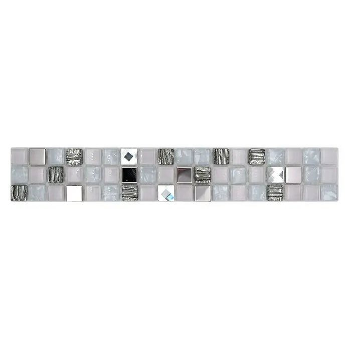 Fliesenbordüre YBO M770 - 30 x 4,8 cm, Weiß/Silber, Glänzend - Nahaufnahme eines Mosaikfliesenmusters mit silbernen Akzenten und verschiedenen Texturen für ein luxuriöses und modernes Design.