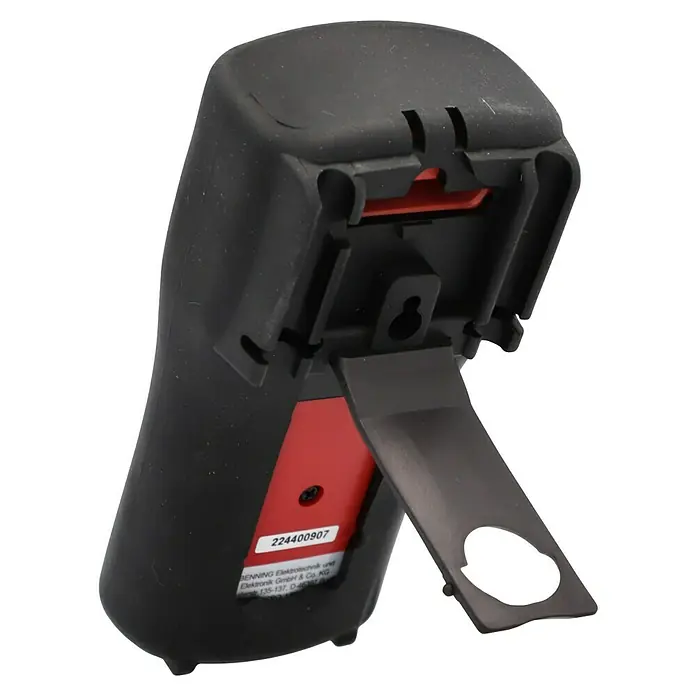 Benning Digital-Multimeter MM 2-2 - True RMS, CAT III 1.000 V - Nahaufnahme eines schwarzen Messgeräts mit rotem Akzent und ausklappbarem Ständer.