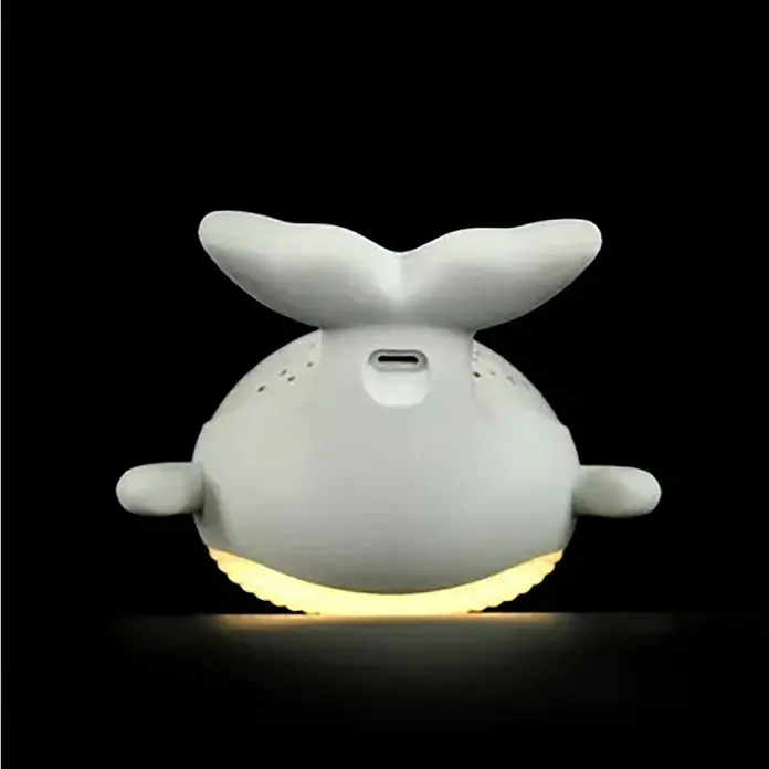 LED-Nachtlicht Wal Willy - L x B x H: 17 x 8,9 x 14 cm, RGBW - Niedliches weißes Wal-Nachtlicht, das ein sanftes, warmes Licht ausstrahlt, ideal für Kinderzimmer oder als beruhigendes Nachtlicht.