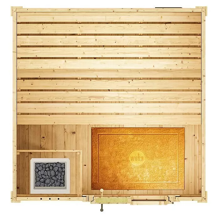 Weka Saunahaus Naantali - Mit 9,0 kW Kompakt-Ofen mit integrierter Steuerung, L x B x H: 186,6 x 186,6 x 253 cm - Draufsicht auf Sauna-Innenraum mit hellen Holzbänken, Ofen mit dunklen Steinen und goldener Matte.