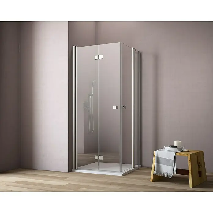 GEO Hit Eckdusche B-E420 - L x B x H: 80 x 80 x 202,2 cm, Unbeschichtet, Silber, Glasstärke: 6 mm - Ein modernes Eckduschkabinen-Set mit klaren Glaswänden und silbernen Beschlägen, das in einem Badezimmer auf einem hellen Holzboden steht.