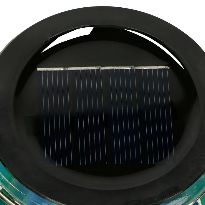 BAUHAUS Solar-TischleuchteL x B x H: 14,5 x 10,5 x 10,5 cm, Blau, IP44 - Nahaufnahme eines Solarpanels, das Licht in Energie umwandelt. Es ist ein wichtiger Bestandteil für Geräte, die mit Sonnenenergie betrieben werden.