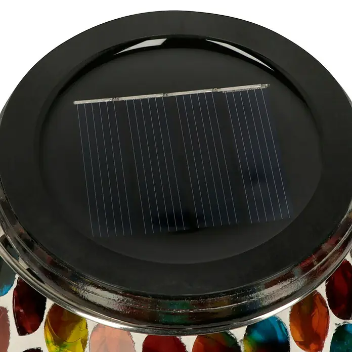 BAUHAUS Solar-Tischleuchte - L x B x H: 14,5 x 10,5 x 10,5 cm, Bunt, 0,06 W, IP44 - Nahaufnahme einer Solarleuchte mit bunten Akzenten und einem schwarzen Solarpanel für umweltfreundliche Beleuchtung.
