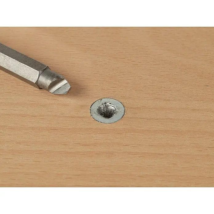 Wolfcraft Schraubenausdreher-Satz - 2 -tlg. - Nahaufnahme eines Inbusschlüssels und einer Schraube auf einer Holzoberfläche. Ein Werkzeug und Befestigungselement für Heimwerkerprojekte.