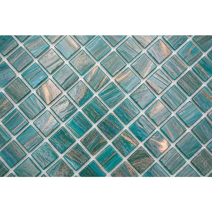 Mosaikfliese Goldstar GM GS 454749 - 30,5 x 30,5 cm, Türkis, Glänzend - Nahaufnahme von schimmernden, türkisfarbenen Mosaikfliesen mit goldenen Akzenten, die ein faszinierendes Muster bilden.