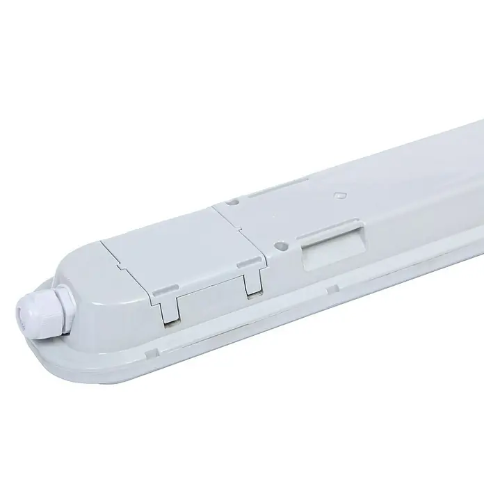 Voltolux LED-Feuchtraumlichtleiste mit Sensor - L x B x H: 60 x 9,2 x 6 cm, Lichtfarbe: Neutralweiß, 24 W, IP65 - Nahaufnahme einer weißen LED-Feuchtraumleuchte, die eine robuste und wasserdichte Beleuchtungslösung für anspruchsvolle Umgebungen bietet.