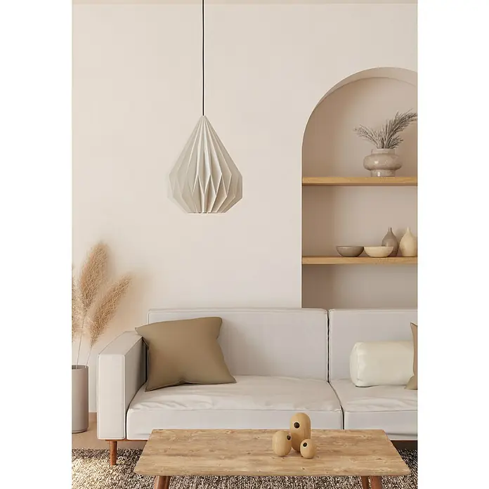 Eglo Pendelleuchte rund MINTING - 25 W, Ø x H: 31 x 110 cm, Schwarz, E27 - Beige-farbene Pendelleuchte mit geometrischem Design, die über einem stilvollen Wohnzimmer mit Sofa und Holztisch hängt.