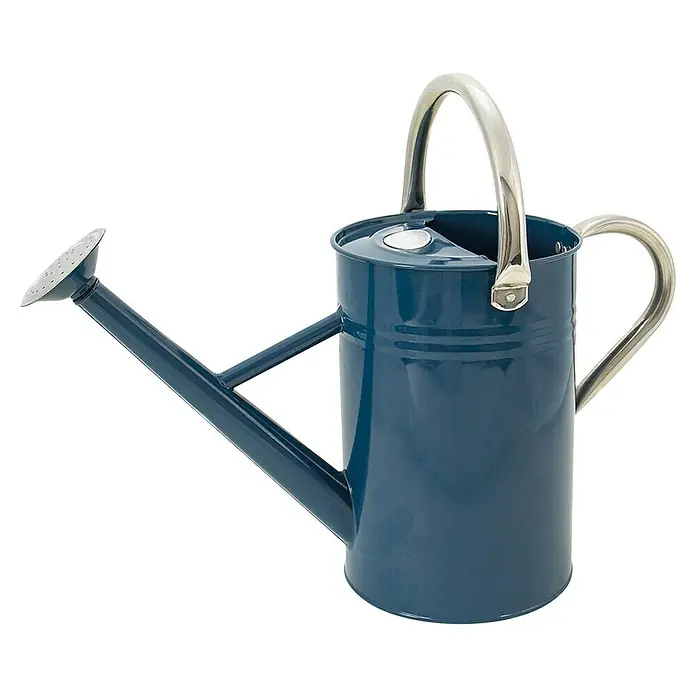 Kent & Stowe Gießkanne - Blau, 4,5 l - Blaue Gießkanne mit silbernem Griff und Ausgießer, perfekt für die Gartenbewässerung.