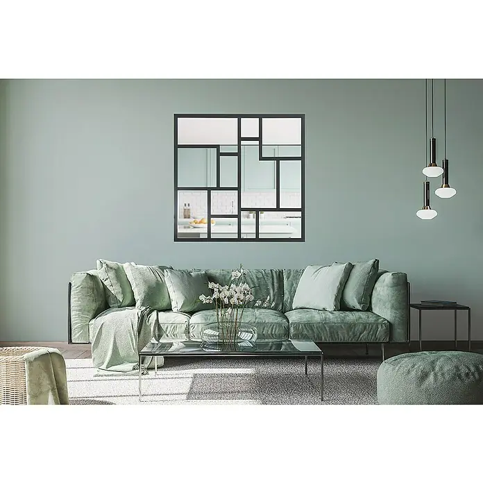 Kit atelier Glastrennwand Loft Architekt - 1.232 x 1.200 mm, Einscheibensicherheitsglas (ESG) - Wohnzimmer mit einem stilvollen Spiegel mit schwarzen Rahmen an der Wand, der das Kücheninterieur widerspiegelt.