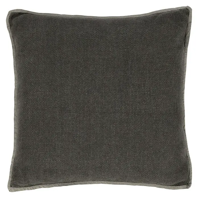Kissen Bona - Charcoal Grey, 45 x 45 cm, 100 % Baumwolle - Nahaufnahme eines quadratischen Kissens in dunklem Grau mit einer dezenten, helleren Umrandung, das eine elegante und schlichte Ästhetik ausstrahlt.