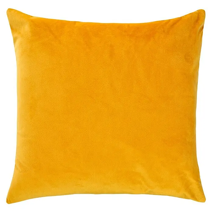 Kissen Finja - Golden Glow, 45 x 45 cm, 100 % Polyester - Nahaufnahme eines quadratischen, goldgelben Samtkissens, das eine weiche Textur und eine lebendige Farbe zeigt. Ideal für dekorative Akzente.