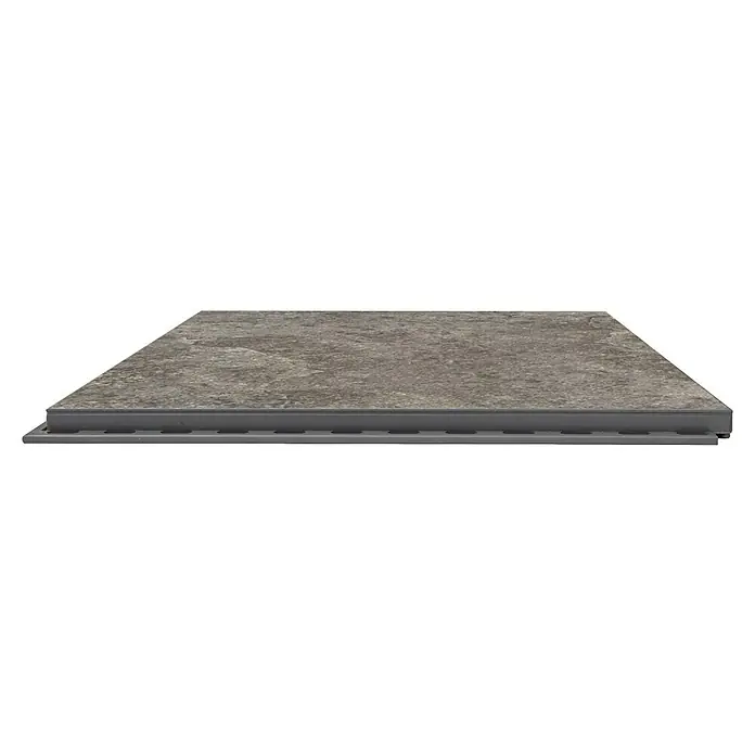 Terrassenfliese Click and Go Griechisch Quarzit - 60 x 60 cm, Anthrazit, Matt - Nahaufnahme einer Terrassenfliese in Steinoptik mit grauem Unterbau, ideal für Außenbereiche.
