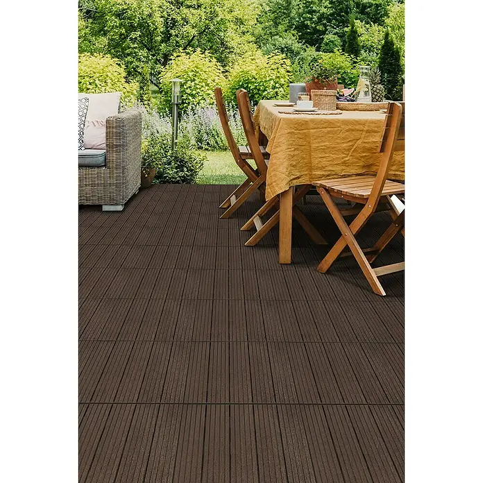 Klickfliese Cosmopolitan - Kunststoff, 45 x 45 x 2,5 cm, Mocha, 1 Stk. - Dunkelbraune Terrassendielen aus Holzverbundstoff bilden eine stilvolle und pflegeleichte Terrasse für entspannte Stunden im Garten.