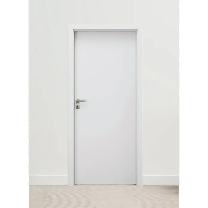 Invado Türzarge ORS1 - 735 x 1.985 mm, Wandstärke: 185 mm, DIN Anschlag: Links, Verkehrsweiß matt - Eine schlichte, weiße Innentür mit silbernem Türgriff, die sich harmonisch in das minimalistische Interieur einfügt.