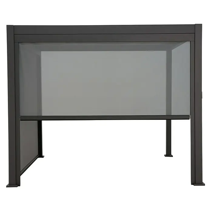 Sorara Seitenelement Rollo Solid & Basic - 300 cm, Anthrazit - Nahaufnahme einer schwarzen Terrassenüberdachung mit ausrollbarem Sichtschutz, der Schatten spendet und Privatsphäre bietet.