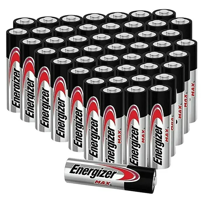 Energizer Max Pila alcalina AA - Mignon AA, Alcalino manganeso, 24 ud. - Primer plano de una variedad de baterías Energizer Max dispuestas en un patrón escalonado.