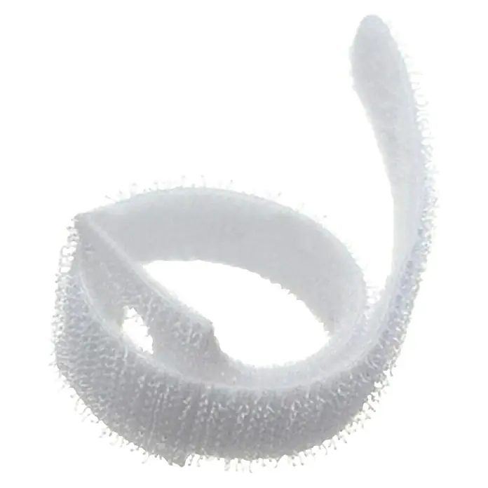Voltomat Klett-Kabelbinder - Weiß, 22 x 1,2 x 135 mm, 2 Stk. - Nahaufnahme eines weißen Klettbandes, das in einer Schleife liegt und dessen weiche Oberfläche gut sichtbar ist. Ideal zum Ordnen von Kabeln.