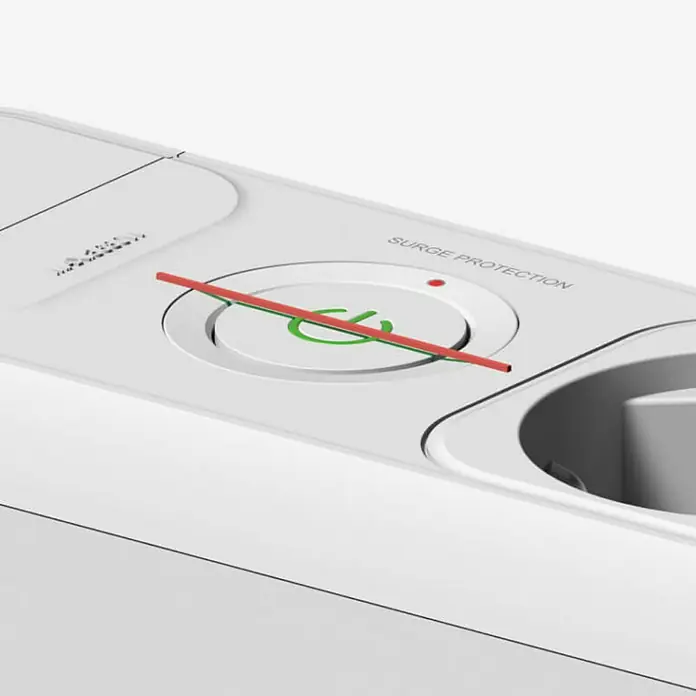 Famatel Base de enchufe múltiple con interruptor - x 3, 3 ud., Blanco, IP20, Con interruptor - Regleta blanca con protección contra sobretensiones con barra roja y botón de encendido verde. Práctica para el hogar o la oficina.