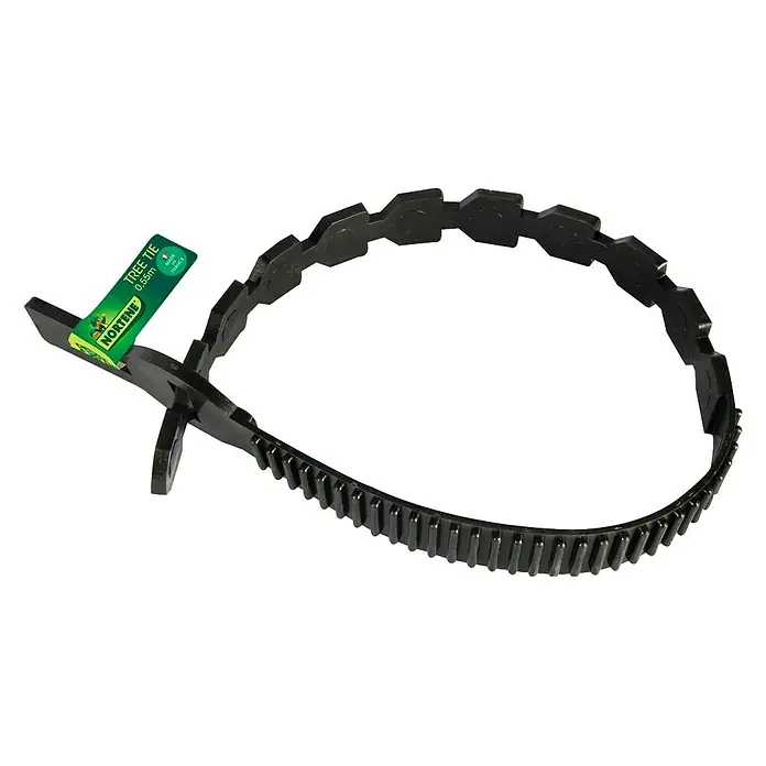 Nortene Brida de fijación para árbol Tree tie - Largo: 55 cm - Primer plano de un cinturón de árbol negro Nortene para asegurar árboles, ideal para dar soporte y protección a las plantas jóvenes.