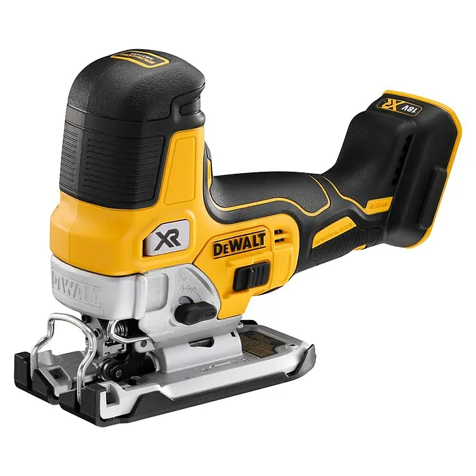 DeWalt XR 18V Sierra de calar a batería con acción pendular - 18 V, Sin batería, Número de carreras marcha en vacío: 1.000 /min - 3.200 /min - Toma detallada de una sierra de calar inalámbrica DeWalt amarilla y negra, que muestra un diseño robusto y profesional para la carpintería de precisión.