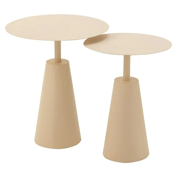 Beistelltisch Style - Ø x H: 48 x 56 cm, Beige, Metall - Zwei beigefarbene, moderne Beistelltische mit runden Tischplatten und konischen Sockeln auf schwarzem Hintergrund.