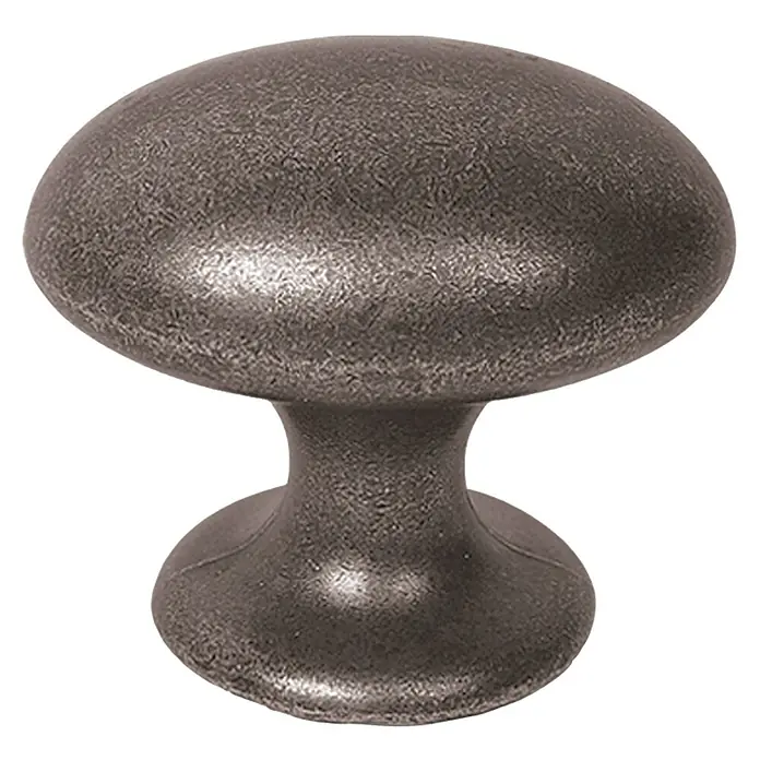 Möbelknopf - Typ Möbelgriff: Knopf, Ø x H: 40 x 29 mm, Verchromt - Nahaufnahme eines grauen Metallmöbelknopfs mit gewölbter Form und rustikaler Oberfläche auf schwarzem Hintergrund.