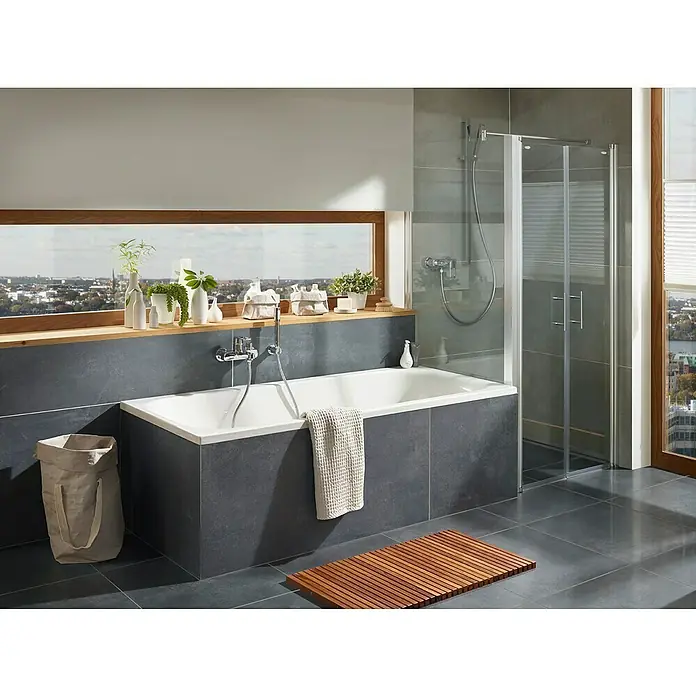 Camargue Vario Eckdusche S32+S37+S39 - 80 x 90 x 195 cm, Beschichtet, Silber, Glasstärke: 6 mm - Helles Badezimmer mit Badewanne, Fenster mit Stadtblick, Duschkabine und Holzbodenmatte für einen modernen und entspannenden Raum.