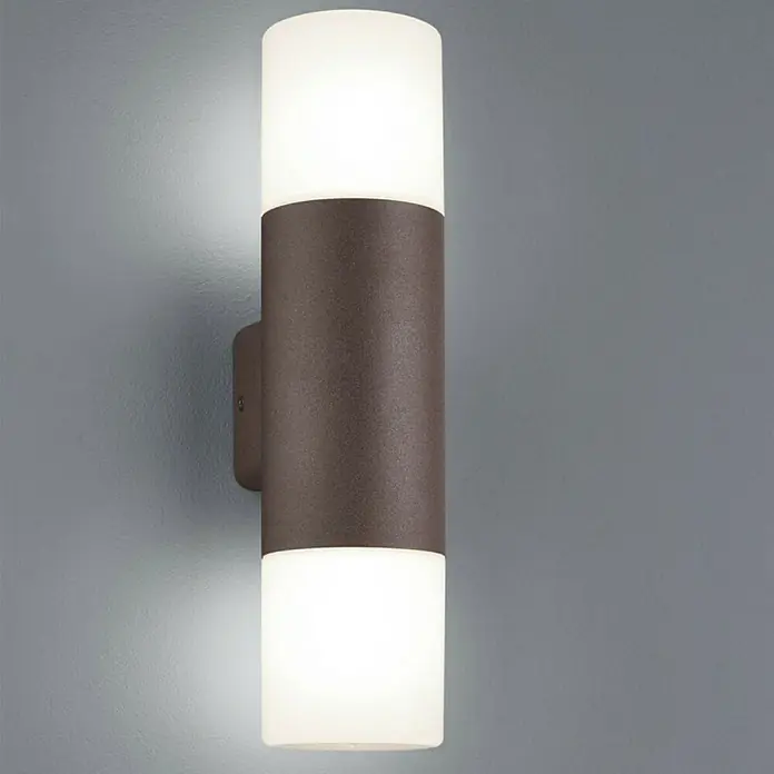 Aplique exterior Hoosic - 56 W, 11,8 x 3 x 33 cm, Marrón, IP44 - Aplique de pared con diseño cilíndrico. La lámpara tiene un centro marrón y extremos blancos brillantes. Ideal para exteriores modernos.