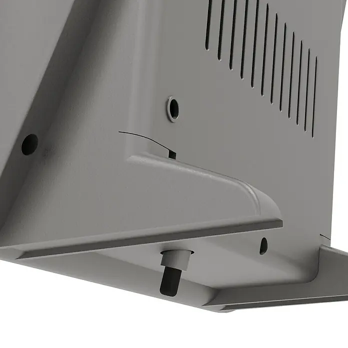 Voltomat HEATING Quarzheizstrahler - 30 x 14 x 33,5 cm, 800 W, Grau - Nahaufnahme der grauen Gehäuse-Rückseite mit Lüftungsschlitzen, Schraubenlöchern und Kabeldurchführung für eine sichere Kabelführung.