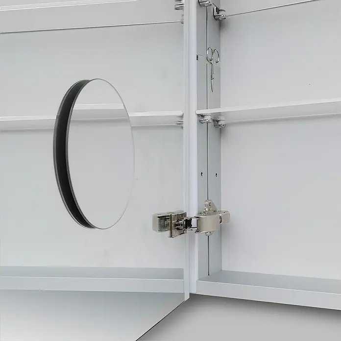 DSK LED-Spiegelschrank Aluminio Star - B x H: 80 x 70 cm, Silber - Ein offener weißer Badezimmerschrank mit Spiegel und mehreren Regalen zur Aufbewahrung von Badutensilien und persönlichen Gegenständen.