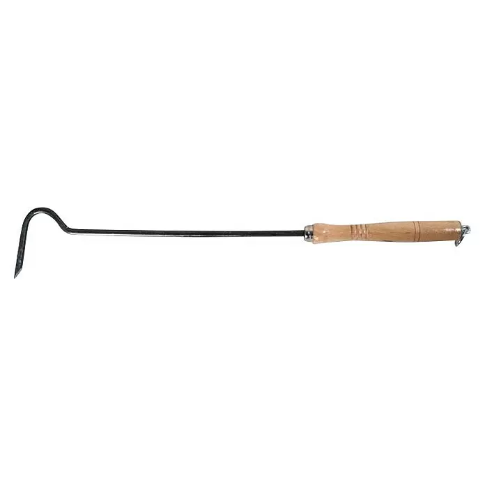 Schürhaken - Länge: 45 cm, Stahl - Handjäter mit dunkler Metallhakenklinge, langem Metallschaft und hellem Holzgriff mit Aufhängeschlaufe.