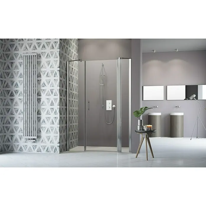 Camargue Vario Duschwand-Seitenteil S15 - B x H: 40 x 191,5 cm, Beschichtet, Silber - Ein elegantes Badezimmer mit einer modernen Duschkabine und einem stilvollen Heizkörper. Die Einrichtung ist in Grautönen gehalten.