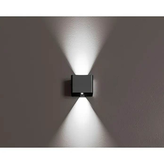 Lavida Aplique de pared con batería Lucca - L x An x Al: 10 x 10 x 8 cm, 1,2 W, Negro, Blanco cálido - Lámpara de pared moderna en forma de cubo que crea acentos de luz ambiental en la pared con su efecto de iluminación arriba y abajo.