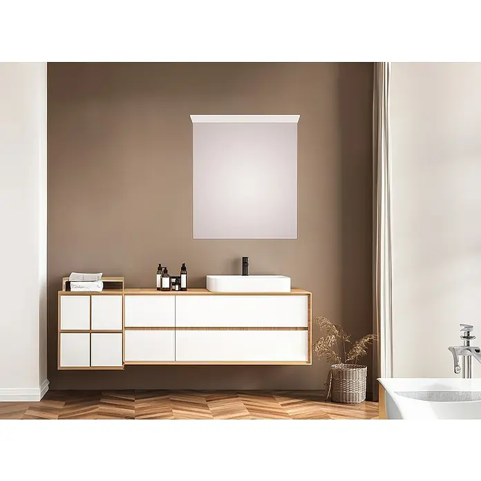 DSK LED-Spiegelschrank Aluminio Light - B x H: 60 x 70 cm, Silber - Modernes Badezimmer mit Waschtischunterschrank in Holzoptik und weißem Aufsatzwaschbecken unter einem schlichten Spiegel.