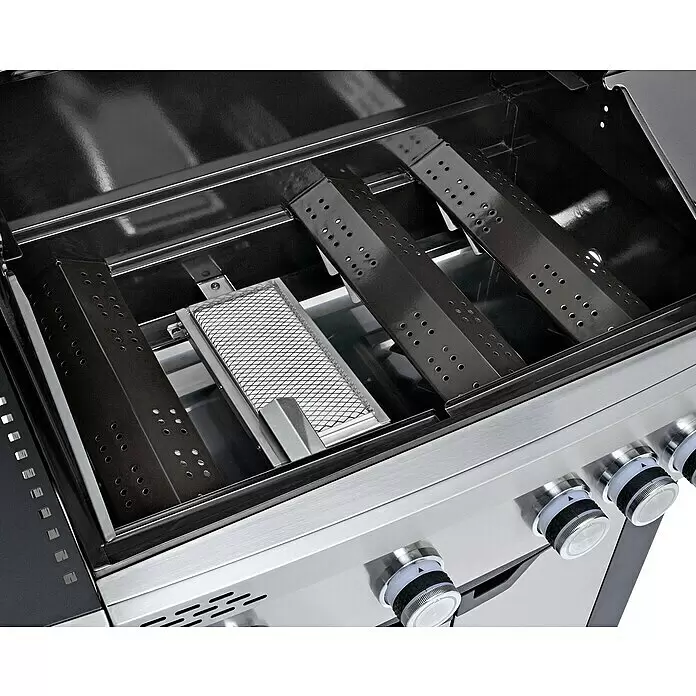 Grandstate Gasgrill Hawk 411 - Grillfläche (B x T): 71 x 49 cm, 15,2 kW, Anzahl Brenner: 4 Stk. - Nahaufnahme des Grillinnenraums mit Edelstahl-Infrarotbrenner, schwarzen Hitzeverteilern und Bedienknöpfen.