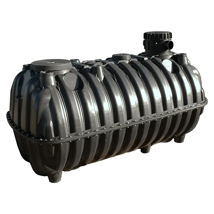 Intewa Versickerungsanlage Basis-Paket - 2.000 l, Mit Filter - Schwarzer Septiktank aus Kunststoff mit gerippter Oberfläche und mehreren Anschlüssen für eine effiziente Abwasserentsorgung.