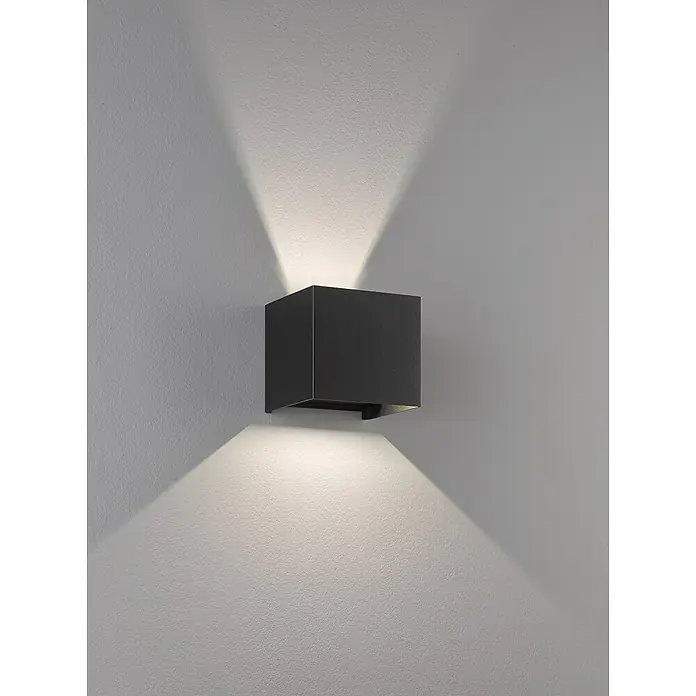 Fischer & Honsel LED-Außenwandleuchte Wall - 6 W, 10 x 11 x 10 cm, Schwarz, IP44 - Moderne, schwarze Wandleuchte in Würfelform, die ein warmes, indirektes Licht nach oben und unten abstrahlt und eine stilvolle Atmosphäre schafft.