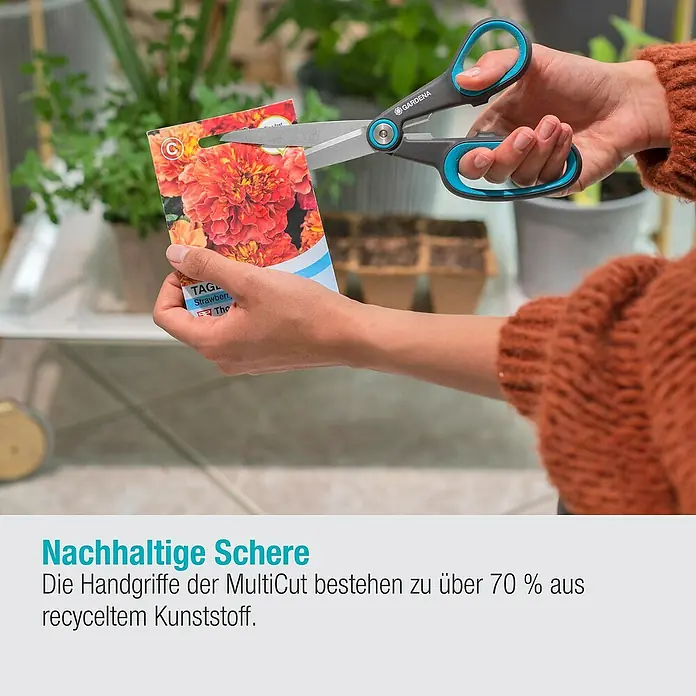 Gardena Universalschere MultiCut - Länge: 22,6 cm - Die GARDENA MultiCut-Schere schneidet eine Samentüte. Die Schere ist umweltfreundlich und nachhaltig.