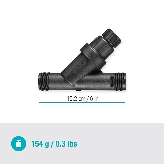 Gardena Sprinklersystem Druckminderer - 1″ - Das Bild zeigt ein schwarzes Bewässerungs-T-Stück von GARDENA mit Angaben zu Größe und Gewicht.