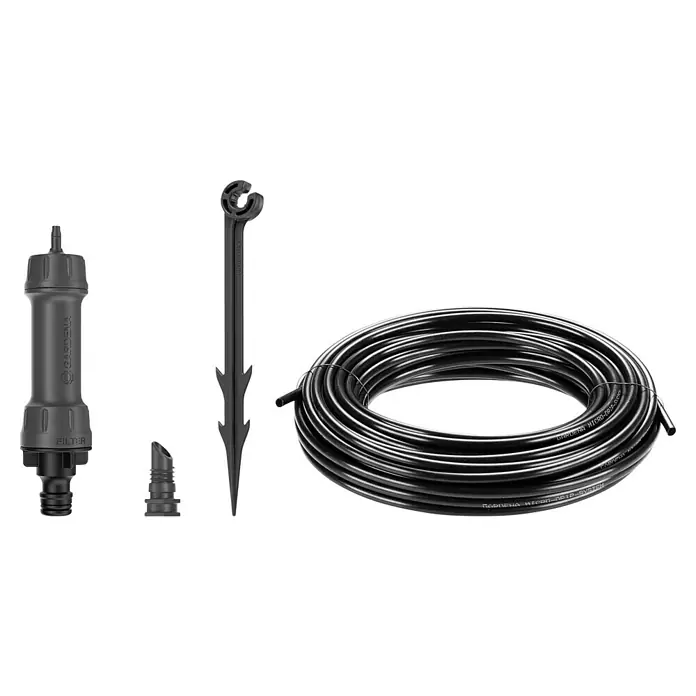 Gardena Micro-Drip Bewässerungs-Set Pflanzreihen Start-Set - Passend für: Pflanzreihen bis 15 m, Anwendungsbereich: Außen - Abbildung eines Gardena Micro-Drip-System Sets, bestehend aus Filter, Rohr, Halterung und Endstopfen für eine effiziente Gartenbewässerung.