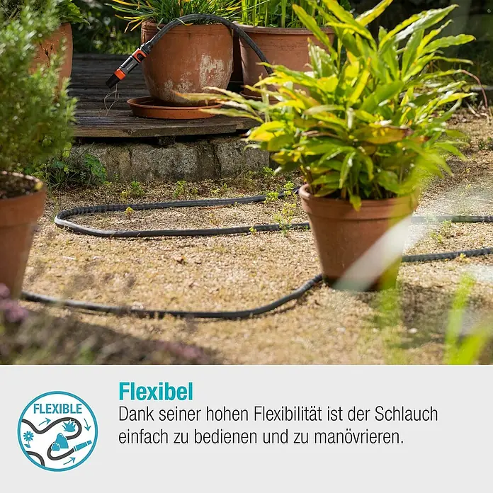 Gardena Gartenschlauch Liano Life Set - 15 m, Schlauchdurchmesser: 13 mm - Das Bild zeigt einen flexiblen Schlauch zwischen Blumentöpfen im Garten, der die Bewässerung erleichtert.