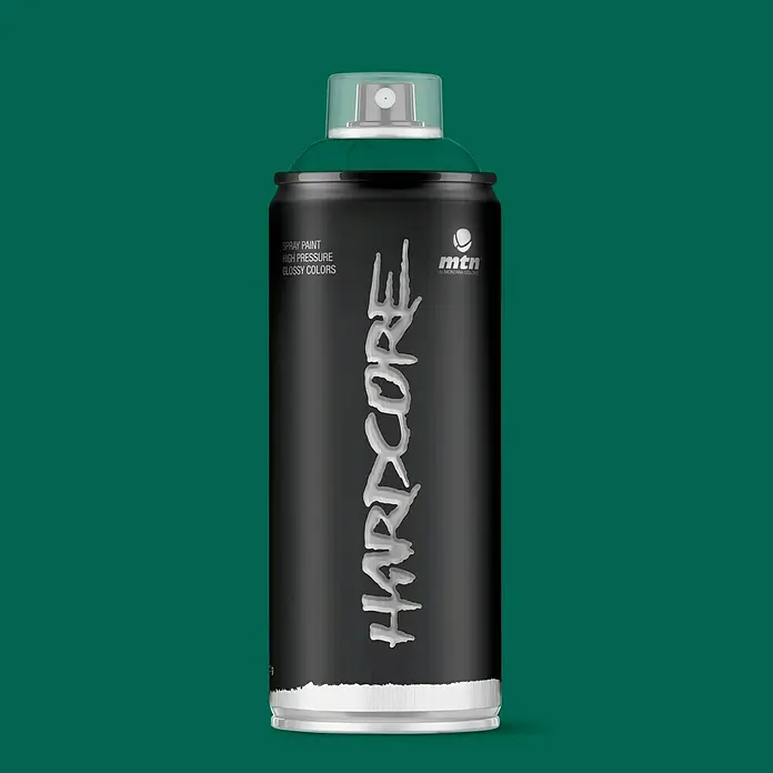 mtn Pintura decorativa en spray Hardcore - Verde persepone, Brillante, 400 ml - Bote de spray Montana Colors Hardcore con la palabra "Hardcore" escrita en fuente plateada y una tapa verde sobre un fondo verde.