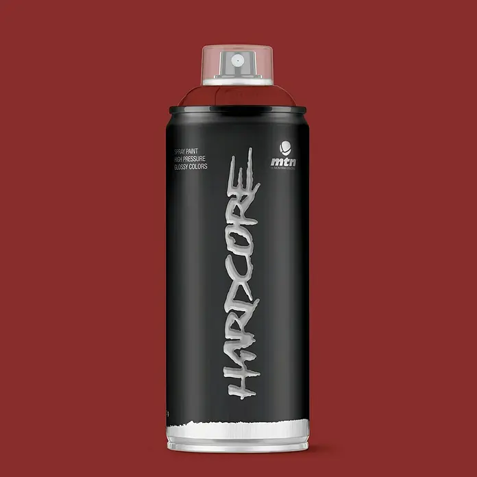 mtn Pintura decorativa en spray Hardcore - Rojo iroko, Brillante, 400 ml - Primer plano de una lata de spray negra "MTN Hardcore" con letras plateadas y tapa roja, sobre fondo rojo.