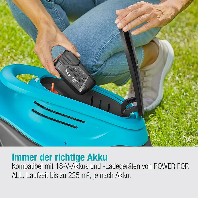 Gardena Power for All 18V Akku-Rasenmäher - 18 V, Ohne Akku, 4 Ah, Schnittbreite: 30 cm - Einsetzen eines 18-V-Akkus in einen Gardena-Rasenmäher. Der Akku ist mit POWER FOR ALL-Ladegeräten kompatibel und ermöglicht eine Laufzeit bis 225 m².